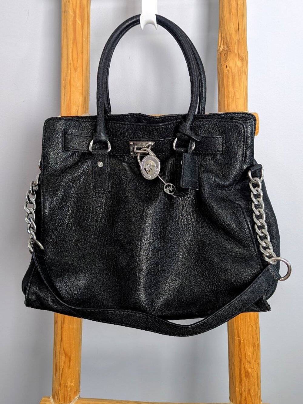 *MICHAEL KORS Black Leather Handbag